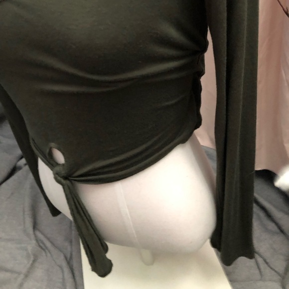 Long sleeve crop top. Super soft. - Picture 5 of 7